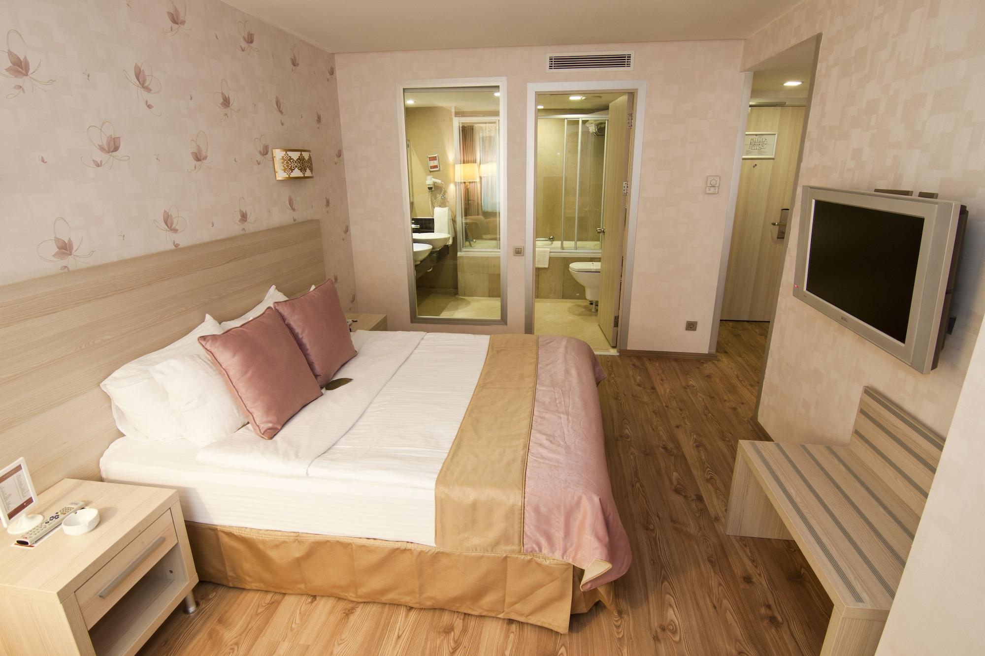 Отель Ramada By Wyndham Анкара Экстерьер фото