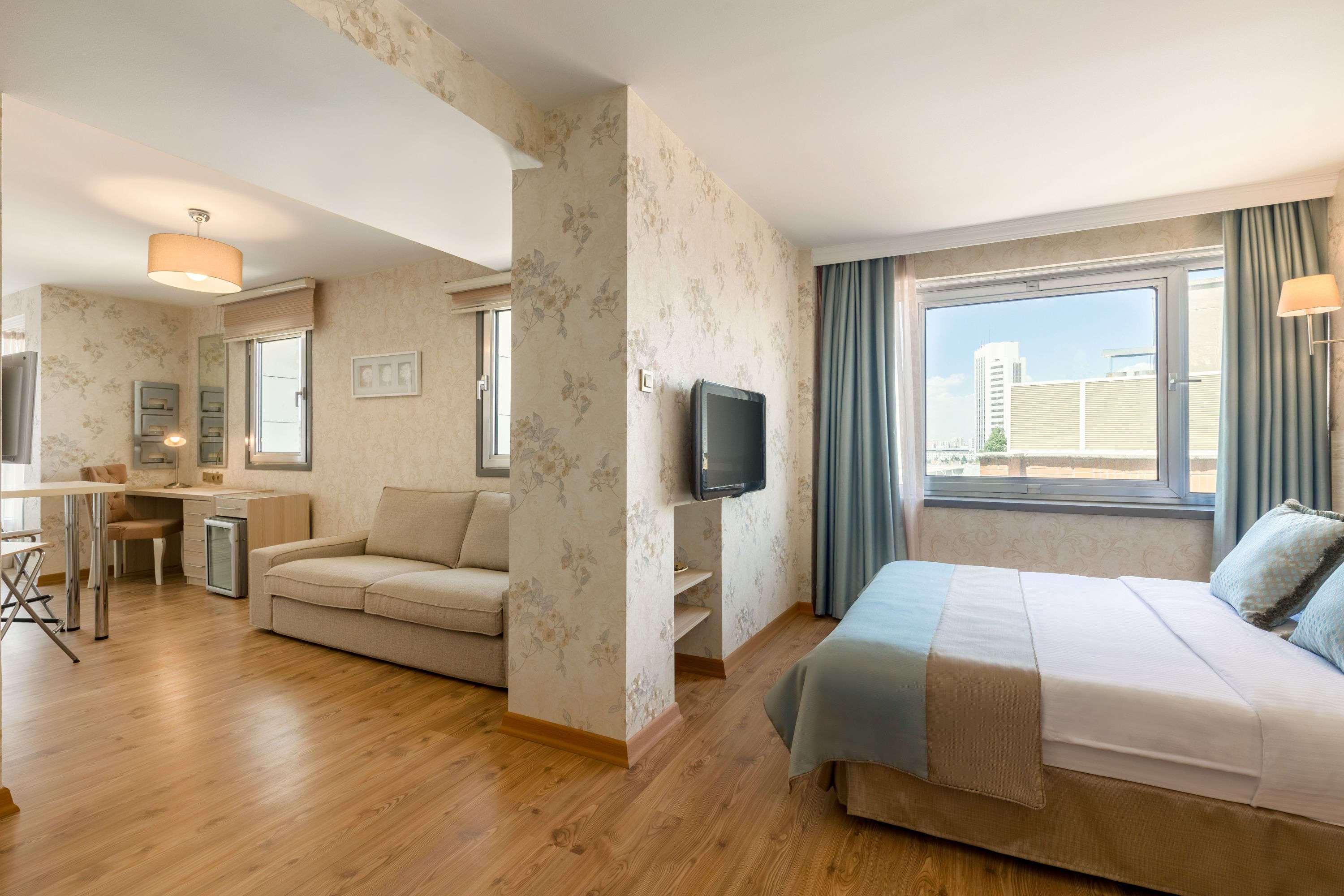 Отель Ramada By Wyndham Анкара Экстерьер фото