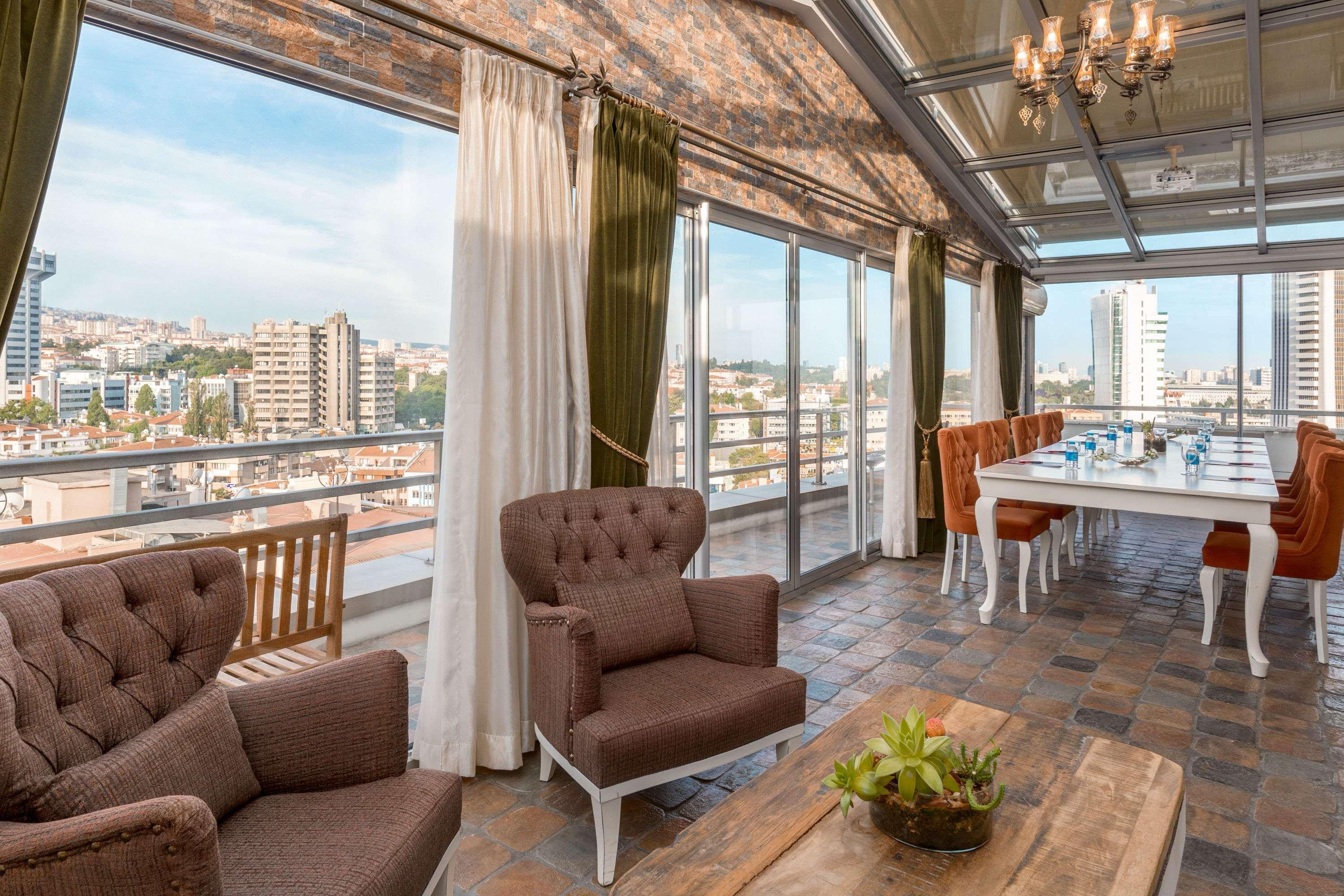 Отель Ramada By Wyndham Анкара Экстерьер фото
