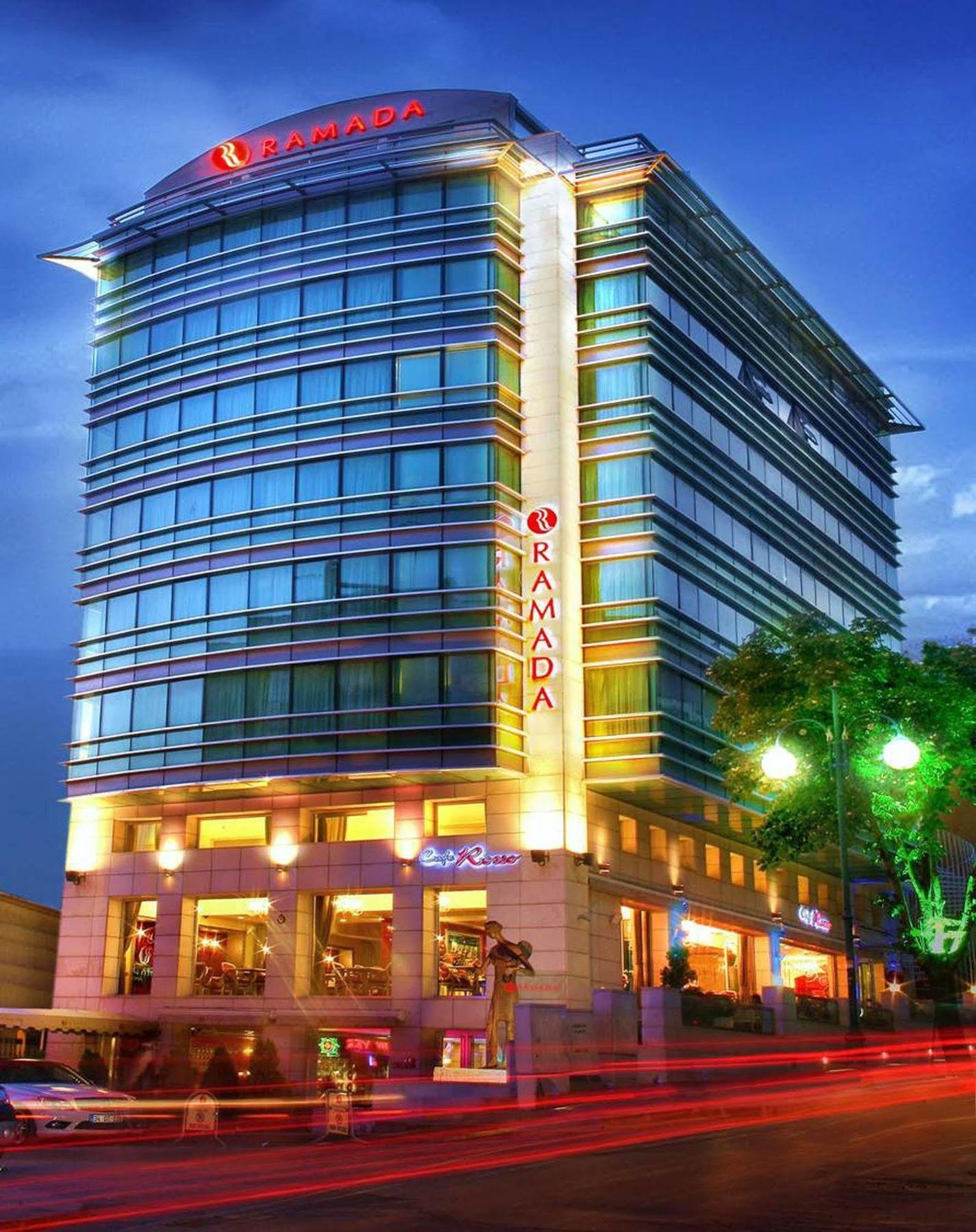 Отель Ramada By Wyndham Анкара Экстерьер фото